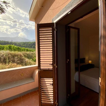 Tenuta Kiwi Dell'Etna Milo Exterior foto